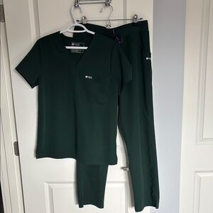 FIGS Dark Green Scrub Set